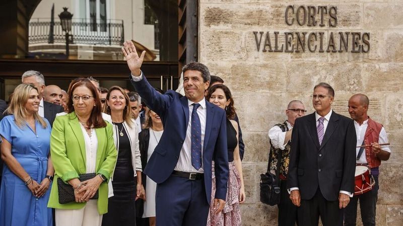 Carlos Mazón med sin regering