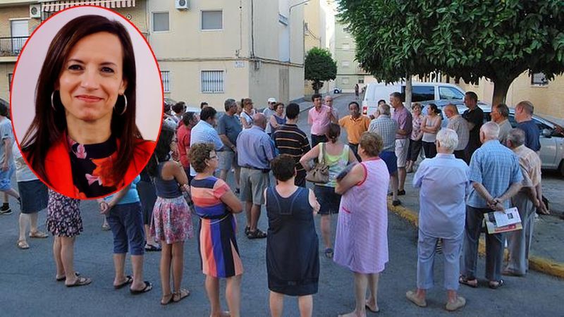 Beatriz Corredor og spaniere på gaden